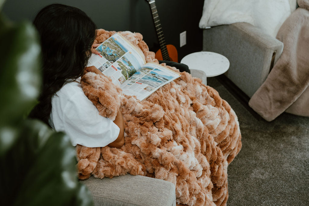 Double Sided Faux Fur Blanket Stretch Brown