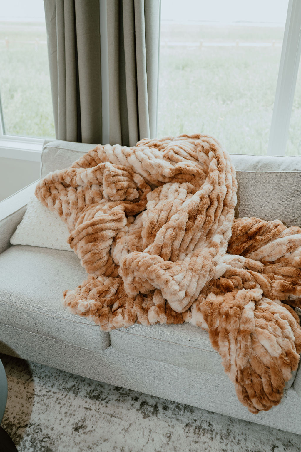 Double Sided Faux Fur Blanket Stretch Brown