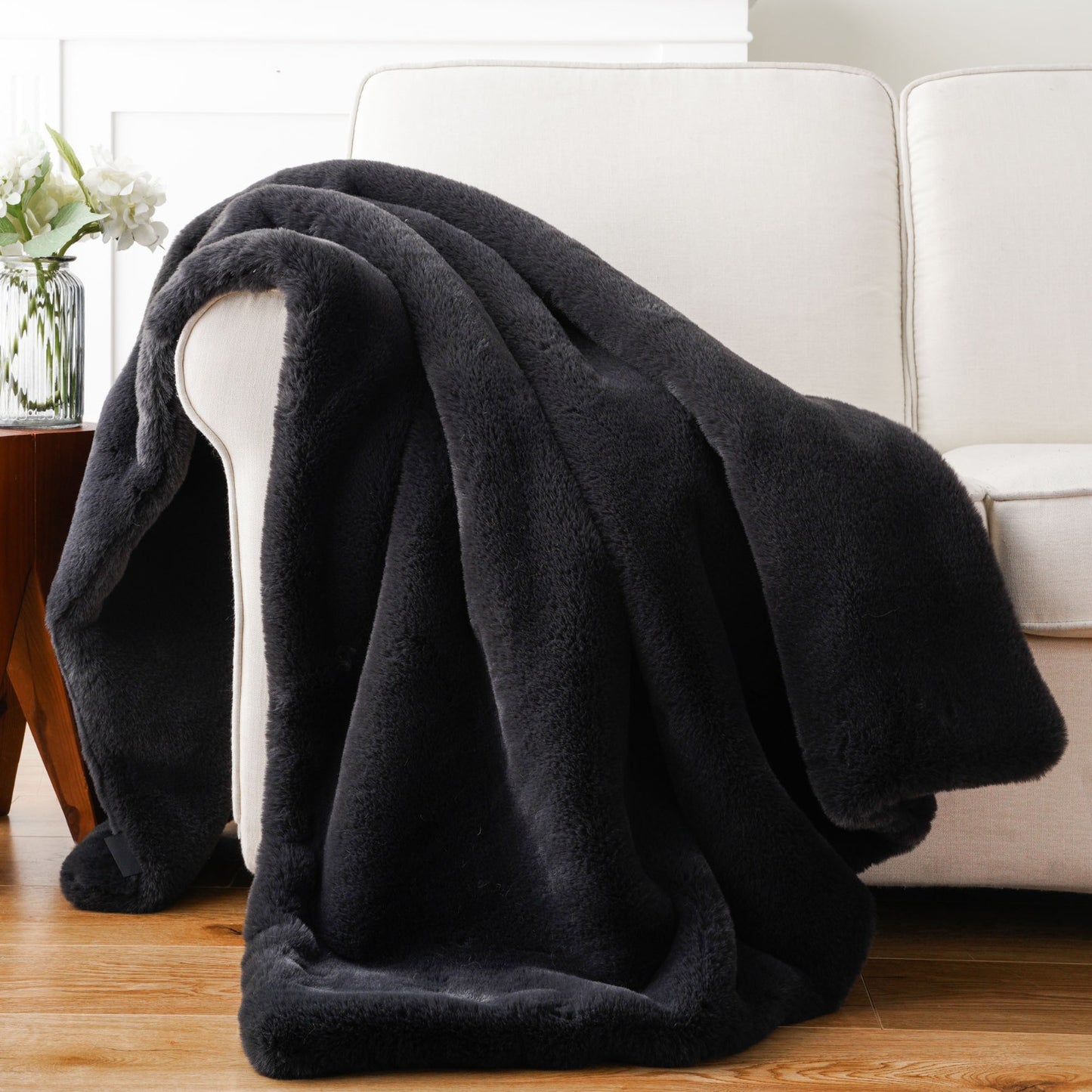 Double Sided Faux Fur Blanket Black